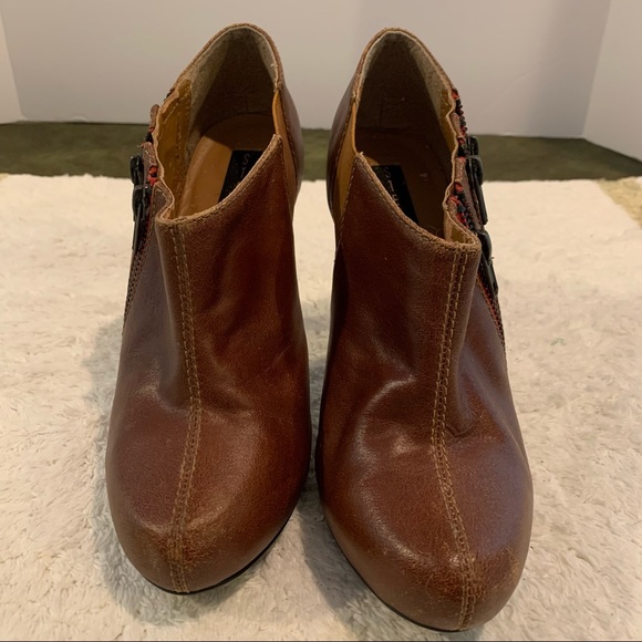 Steve Madden boot heels size 7, color: brown. Heel size: 4” - Picture 7 of 10
